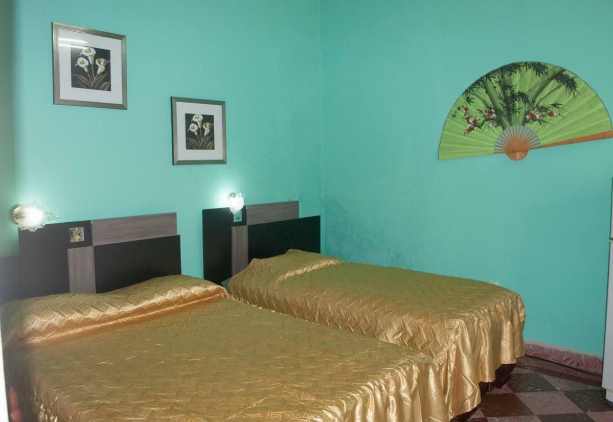 Hotel Hostal Manzzanares Camaguey Esterno foto